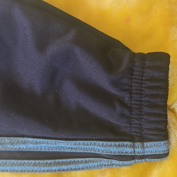 Adidas jogger set - Picture 7 of 7